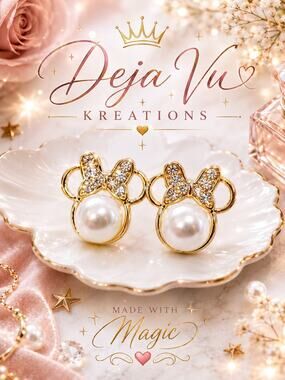 Gold Tone Minnie Mouse Pearl & Rhinestone Stud Earrings